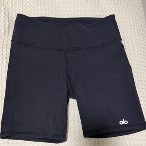 ALO Yoga Women's Black Bike Shorts